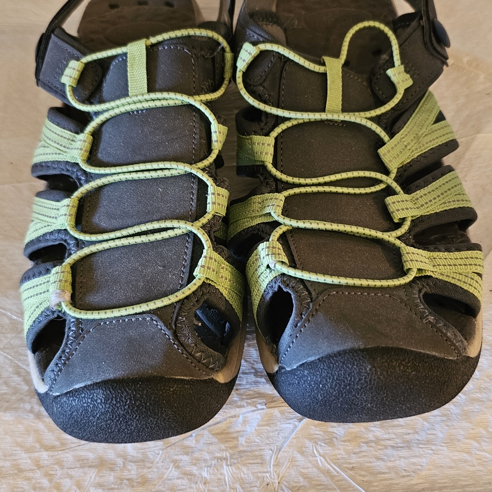 Khombu Kids Outdoor Sandals - Black and Green